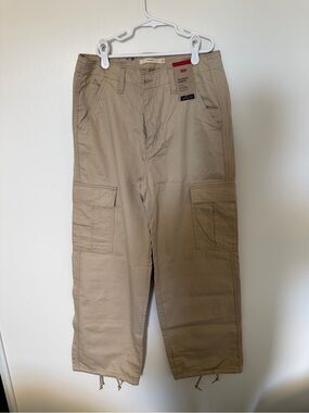 Brand New Women’s Levi’s Tan Cargo Pants